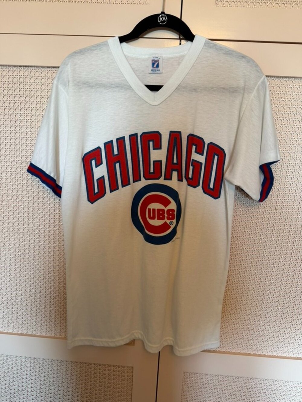 Vintage 1980s Logo 7 Chicago Cubs V-neck jersey t-shir